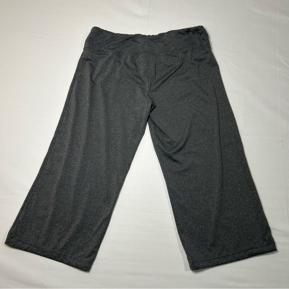Adidas Pants Womens Medium Gray Activewear Athleisure Elastic Waist Cropped Logo - Picture 1 of 9
